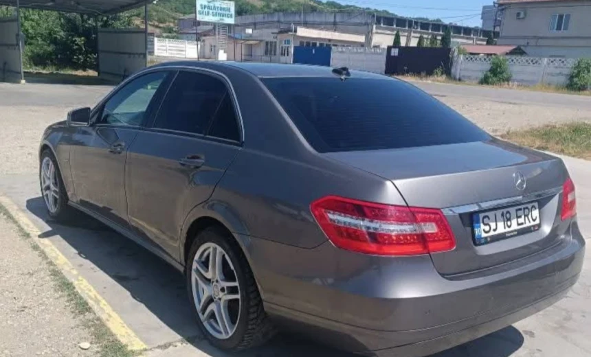 Mercedes-Benz E 200 2011 Diesel Automatic Image 3