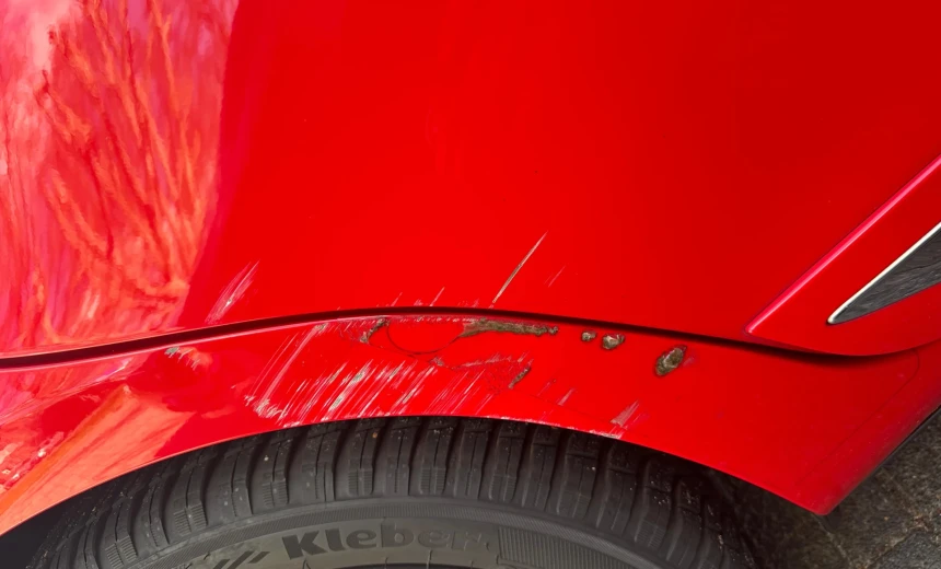 Toyota Yaris 2017 Hybrid Electric/Gasoline Automatic Image 17