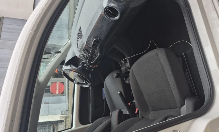 Volkswagen up! 2016 Gasoline Manual Image 10