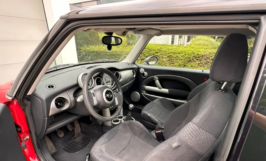 MINI One 2002 Gasoline Manual Image 5
