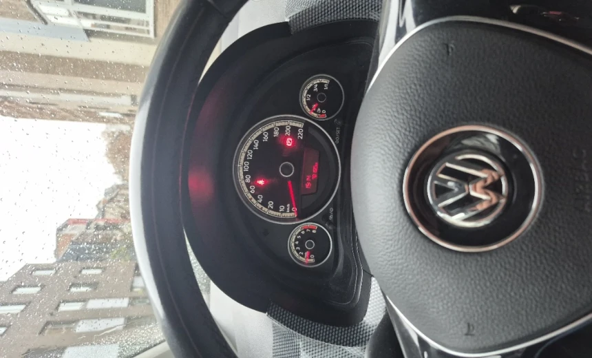 Volkswagen up! 2016 Gasoline Manual Image 14