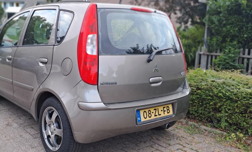 Mitsubishi Colt 2008 Gasoline Manual Image 8