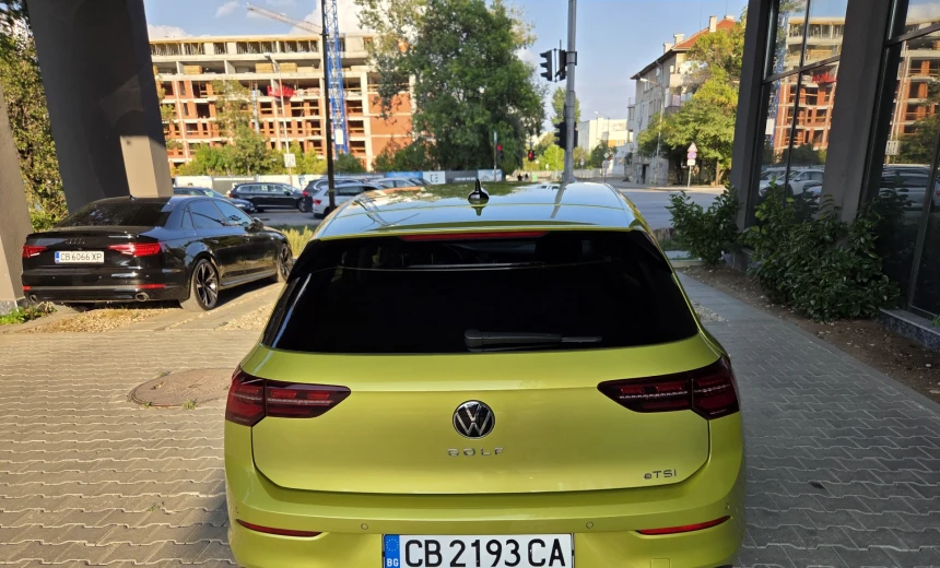 Volkswagen Golf 2020 Gasoline Automatic Image 5