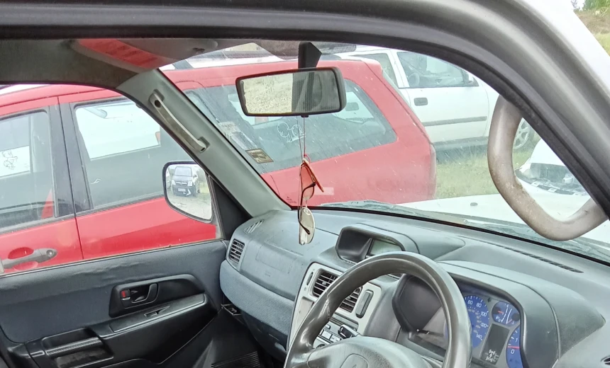 Mitsubishi Pajero Pinin 2001 Gasoline Manual Image 2