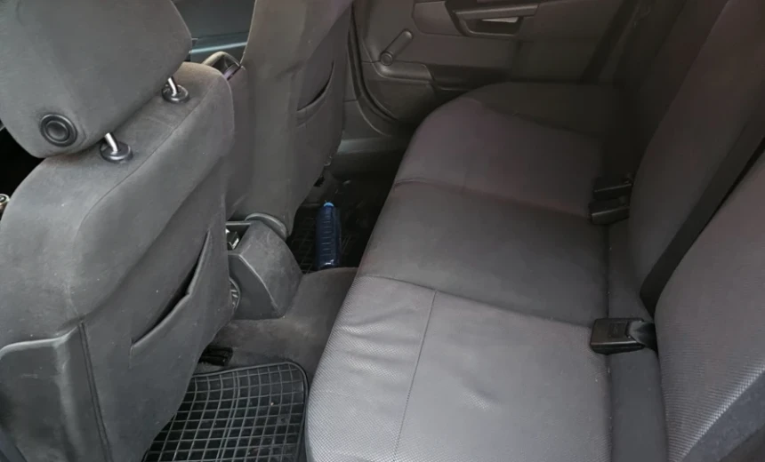 Opel Astra 2010 Gasoline Manual Image 4