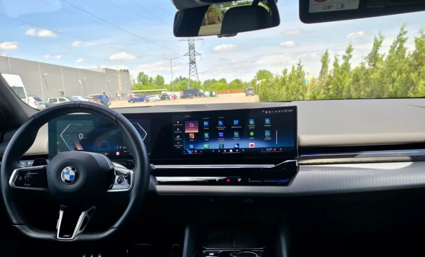 BMW 520 2024 Hybrid Electric/Gasoline Automatic Image 18
