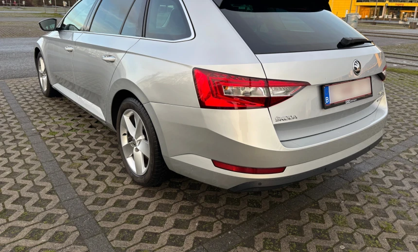 Skoda Superb 2016 Diesel Manual Image 2