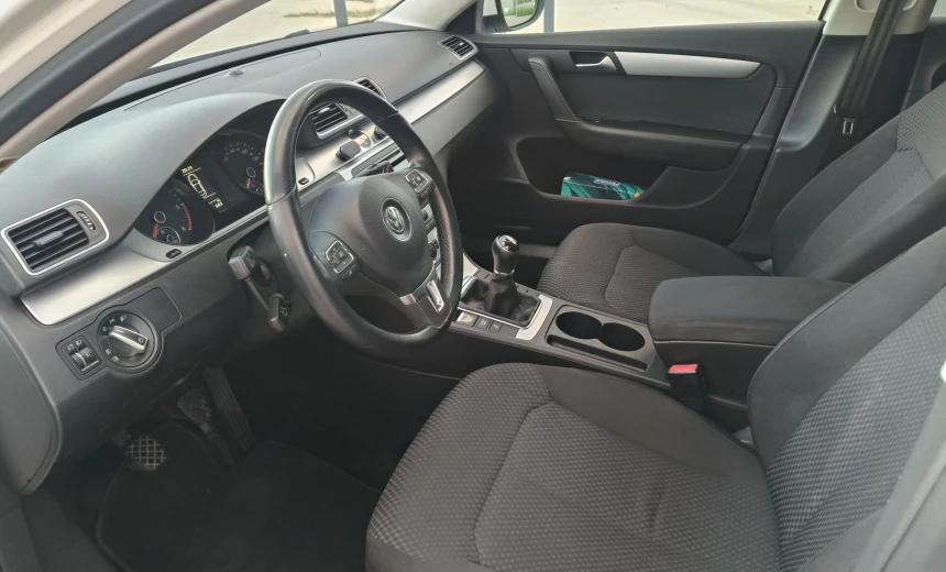 Volkswagen Passat Variant 2014 Diesel Manual Image 4