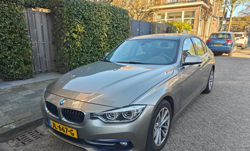 BMW 330 2016 Hybrid Electric/Gasoline Automatic Image 8