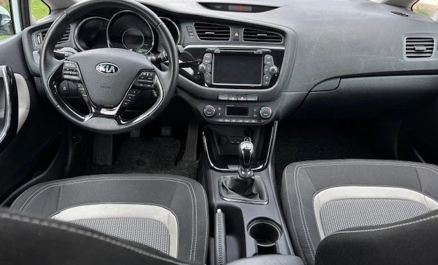 Mercedes-Benz SLC 500 1993 Gasoline Automatic Image 2