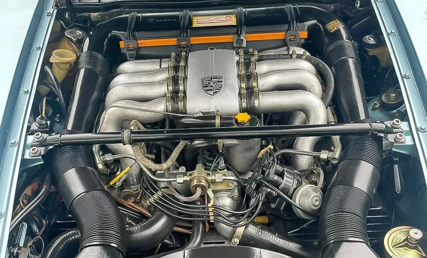 Porsche 928 1982 Gasoline Automatic Image 3