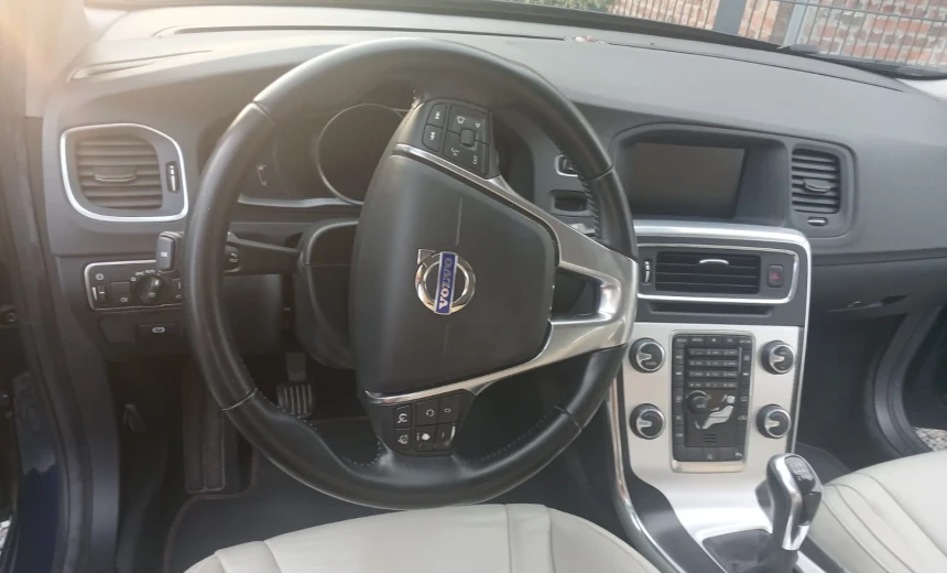 Volvo V60 2016 Diesel Manual Image 4