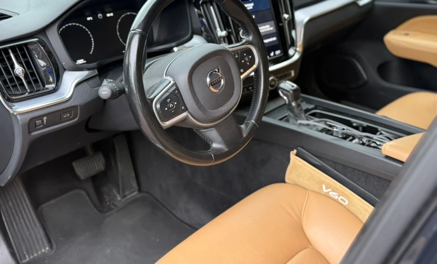 Volvo V60 2019 Diesel Automatic Image 0