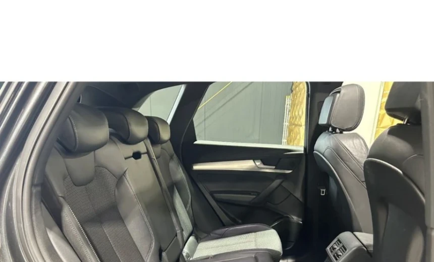 Audi Q5 2020 Hybrid Electric/Gasoline Automatic Image 4