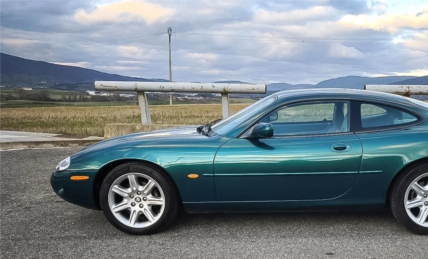 Jaguar XK8 1997 Gasoline Automatic Image 2