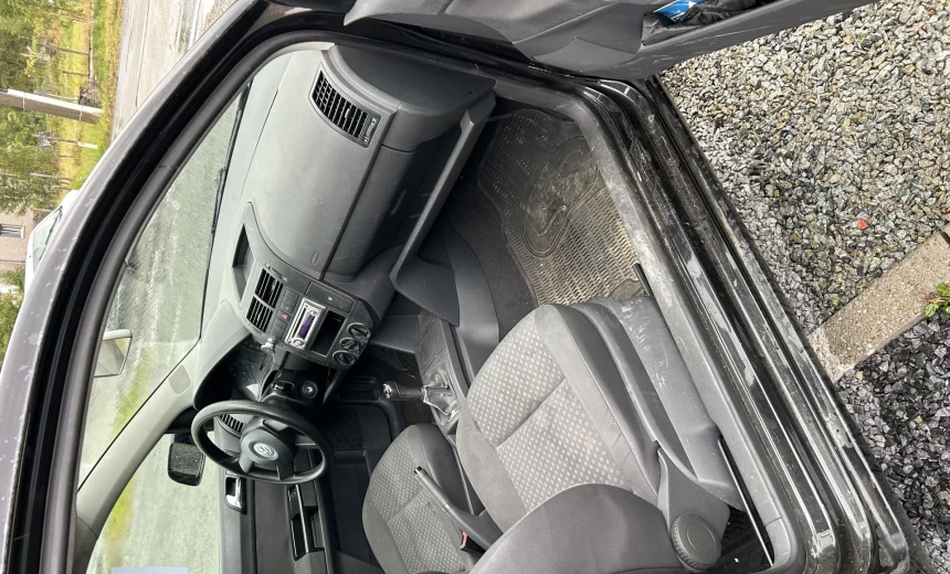 Volkswagen Polo 2003 Gasoline Manual Image 7