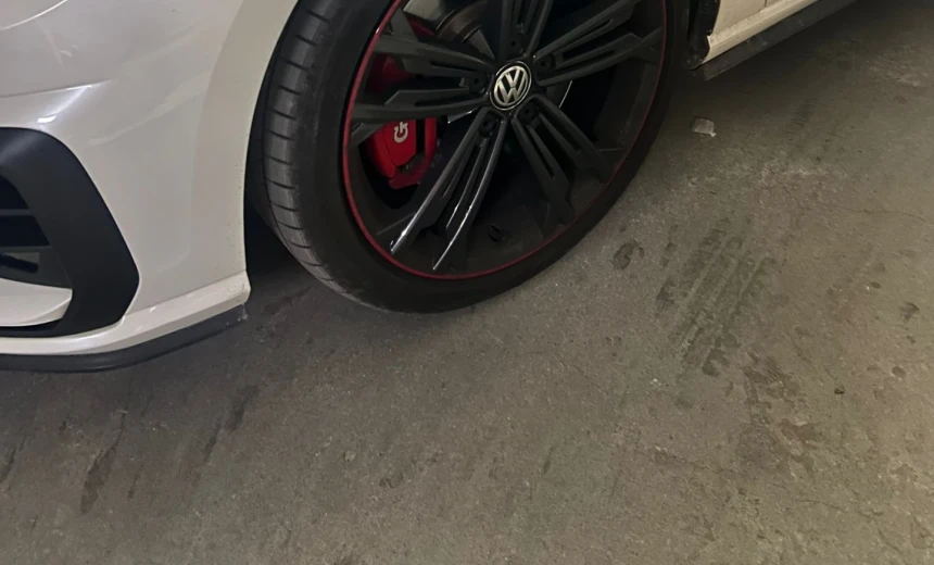 Volkswagen Golf GTI 2017 Gasoline Automatic Image 2