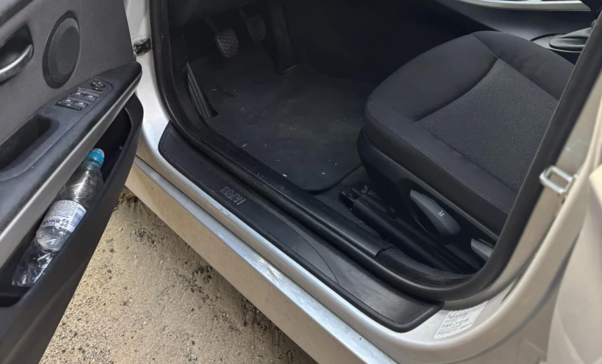 BMW 318 2009 Gasoline Manual Image 8