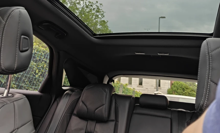 DS DS 7 Crossback 2023 Hybrid Electric/Gasoline Automatic Image 5