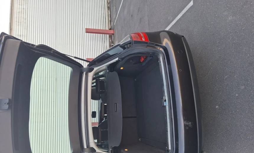 Audi A4 2010 Diesel Manual Image 6