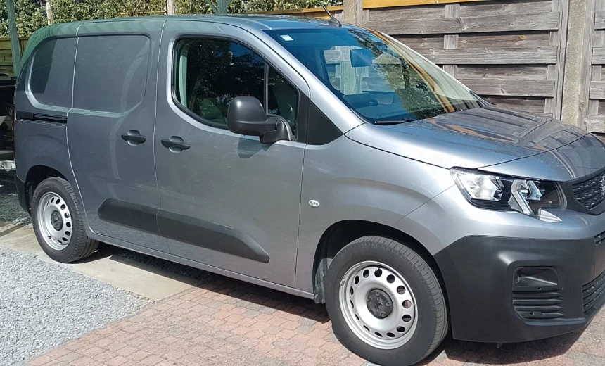 Peugeot Partner 2021 Gasoline Automatic Image 0