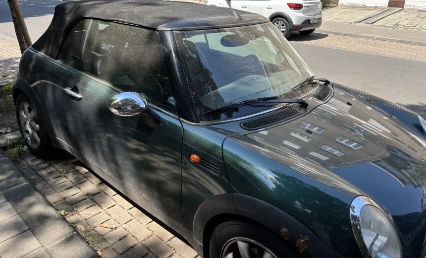 MINI One Cabrio 2007 Gasoline Manual Image 8
