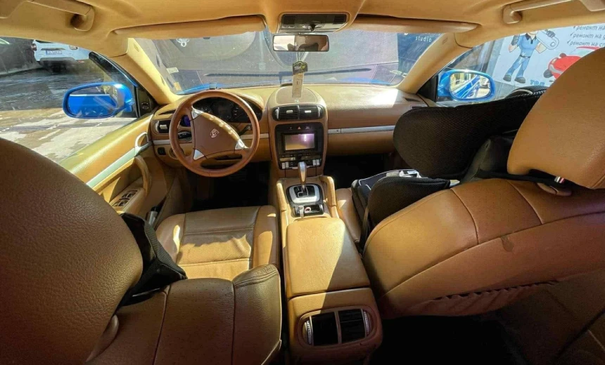 Porsche Cayenne 2005 Gasoline Automatic Image 7