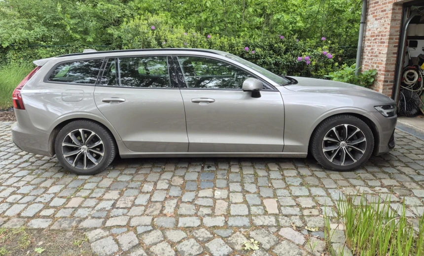 Volvo V60 2019 Diesel Automatic Image 9