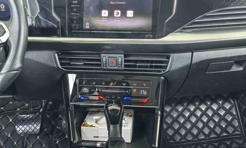 Volkswagen Passat 2022 Gasoline Automatic Image 7