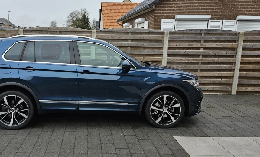 Volkswagen Tiguan 2022 Hybrid Electric/Gasoline Automatic Image 2