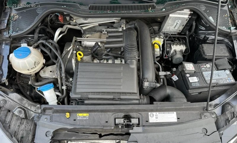 Volkswagen Polo 2017 Gasoline Manual Image 5
