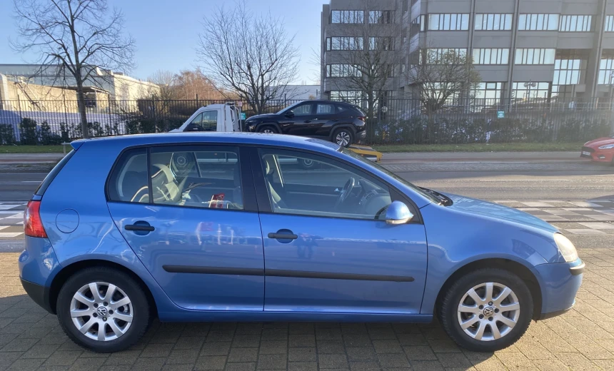 Volkswagen Golf 2004 Gasoline Manual Image 1