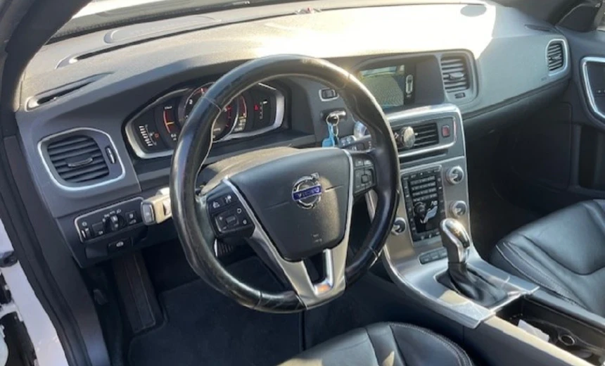 Volvo V60 2016 Hybrid Electric/Diesel Automatic Image 6