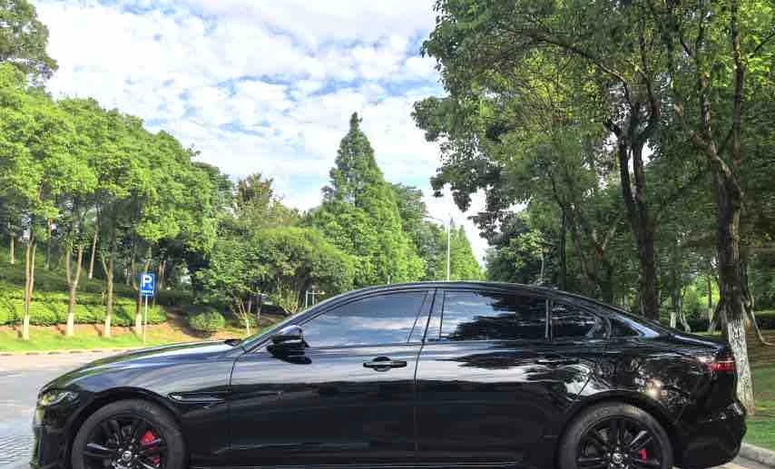 Jaguar XE 2025 Gasoline Automatic Image 3