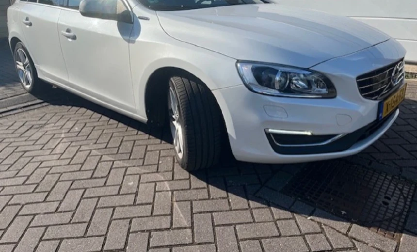 Volvo V60 2016 Hybrid Electric/Diesel Automatic Image 5