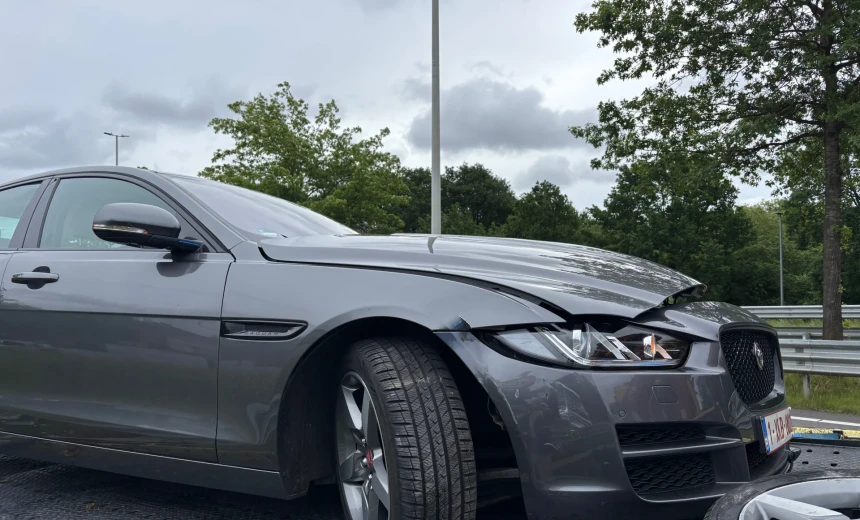 Jaguar XE 2018 Gasoline Automatic Image 4