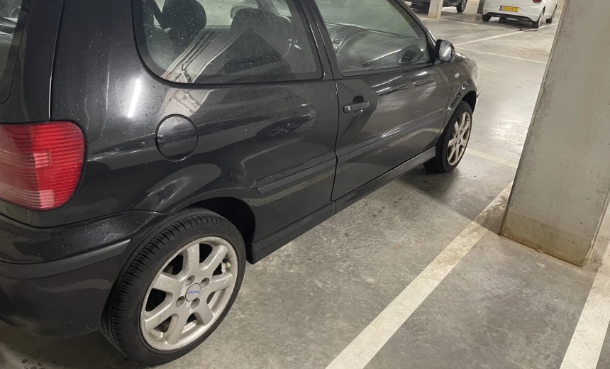 Volkswagen Polo 2001 Gasoline Manual Image 3