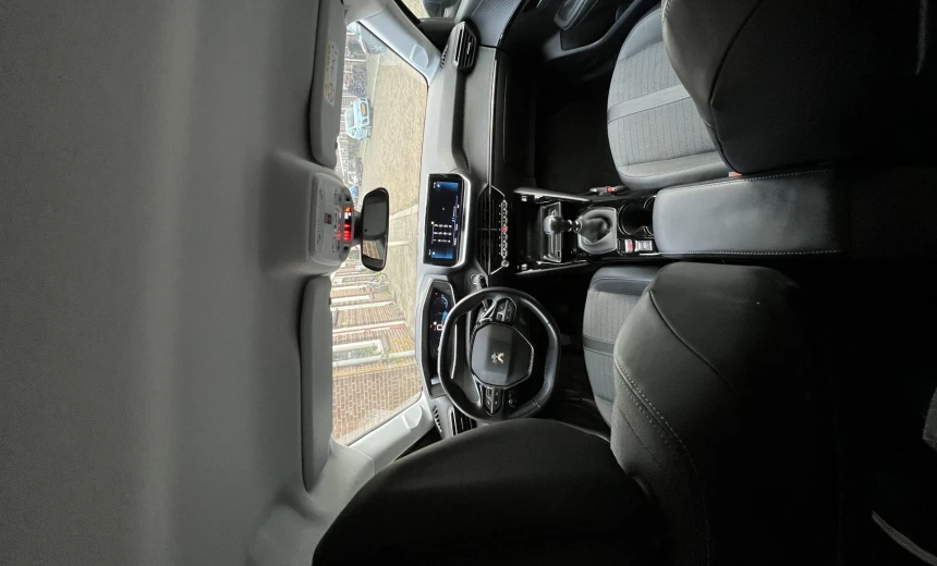 Peugeot 208 2020 Gasoline Manual Image 9