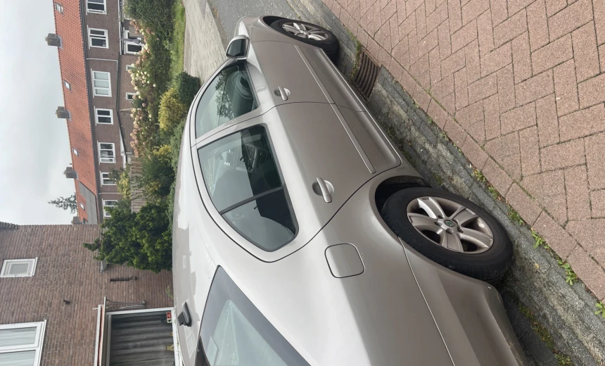 Skoda Octavia 2012 Gasoline Manual Image 0