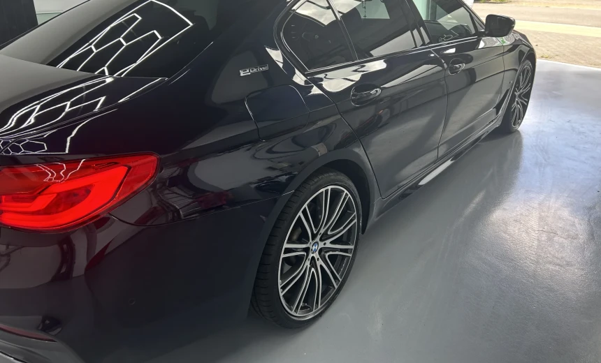 BMW 530 2018 Hybrid Electric/Gasoline Automatic Image 6