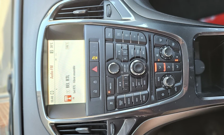 Opel Astra 2013 Diesel Manual Image 19