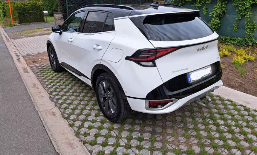 Kia Sportage 2022 Hybrid Electric/Gasoline Automatic Image 5