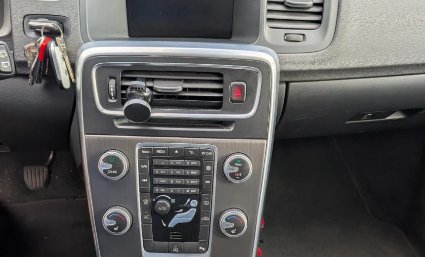 Volvo V60 2015 Diesel Manual Image 12