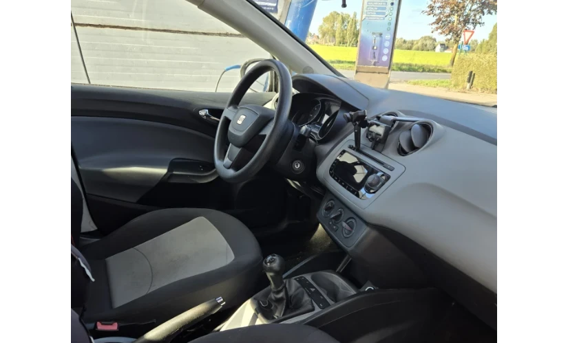 SEAT Ibiza 2012 Diesel Manual Image 5