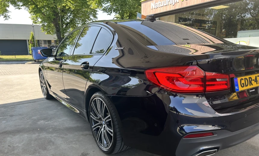 BMW 530 2018 Hybrid Electric/Gasoline Automatic Image 15