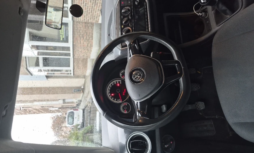 Volkswagen up! 2016 Gasoline Manual Image 13