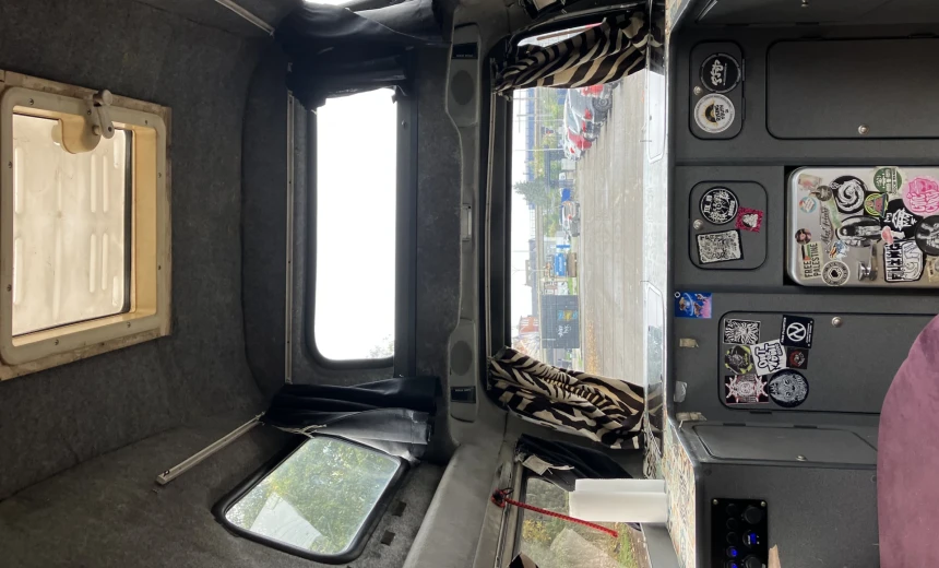 Mitsubishi Delica 1991 Diesel Automatic Image 8