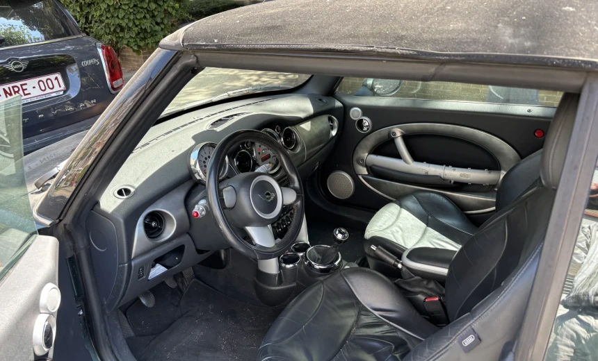 MINI One Cabrio 2007 Gasoline Manual Image 1
