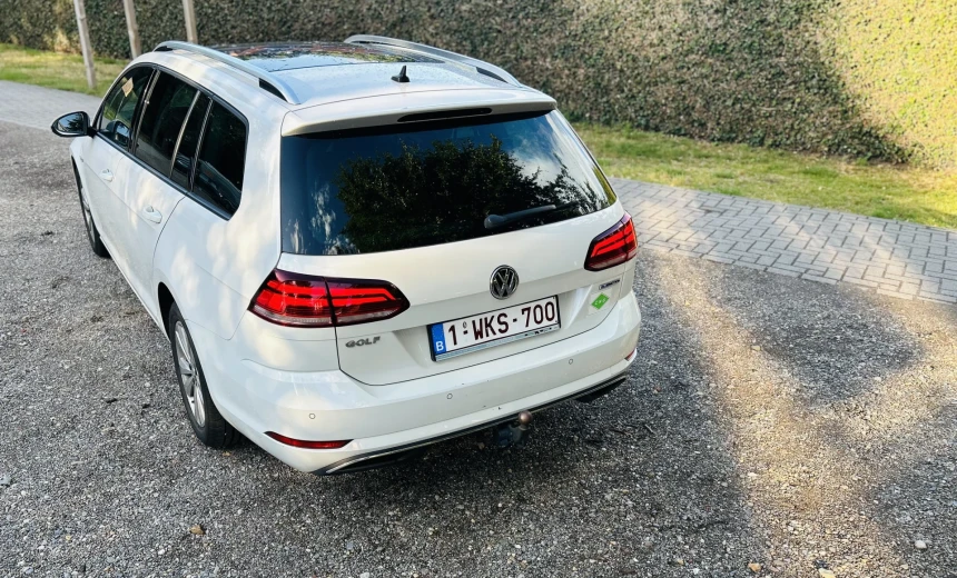 Volkswagen Golf Variant 2019 CNG Manual Image 0