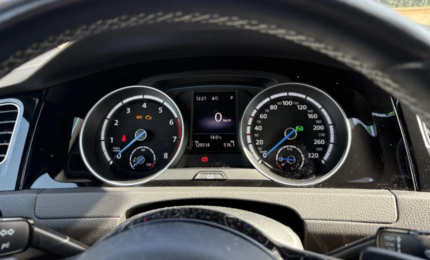 Volkswagen Golf 2019 Gasoline Automatic Image 5